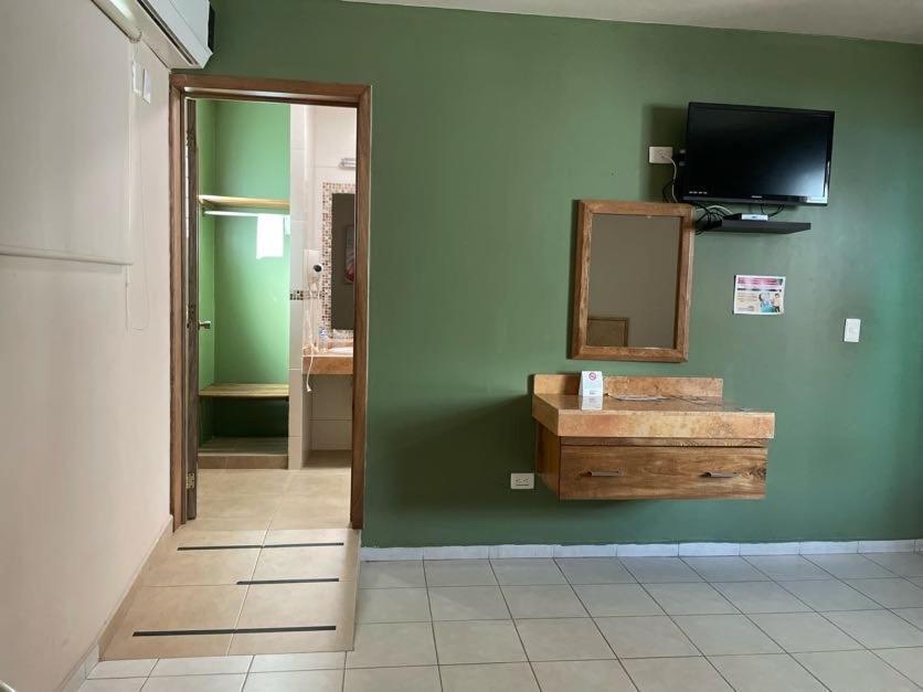 Hotel Santo Domingo Express Villahermosa Bagian luar foto